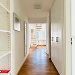 Parkblick Trio-14 Personen- 3 Wohneinheiten- 3 Kuechen- 3 Baeder-parkplatz- Waschmaschine