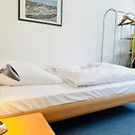Appartamento Parkblick Trio-14 Personen- 3 Wohneinheiten- 3 Kuechen- 3 Baeder-parkplatz- Waschmaschine *