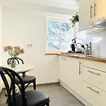 Parkblick Trio-14 Personen- 3 Wohneinheiten- 3 Kuechen- 3 Baeder-parkplatz- Waschmaschine Appartamento Wolfsburg