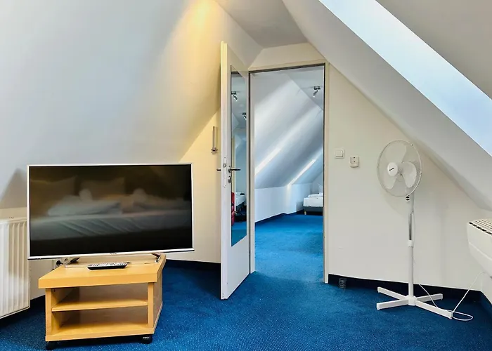 Apartman Parkblick Trio-14 Personen- 3 Wohneinheiten- 3 Kuechen- 3 Baeder-parkplatz- Waschmaschine Wolfsburg