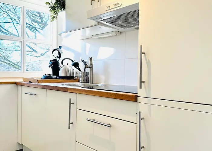Parkblick Trio-14 Personen- 3 Wohneinheiten- 3 Kuechen- 3 Baeder-parkplatz- Waschmaschine Apartman Wolfsburg