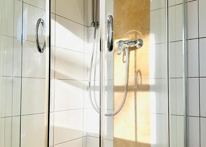 Apartman Parkblick Trio-14 Personen- 3 Wohneinheiten- 3 Kuechen- 3 Baeder-parkplatz- Waschmaschine