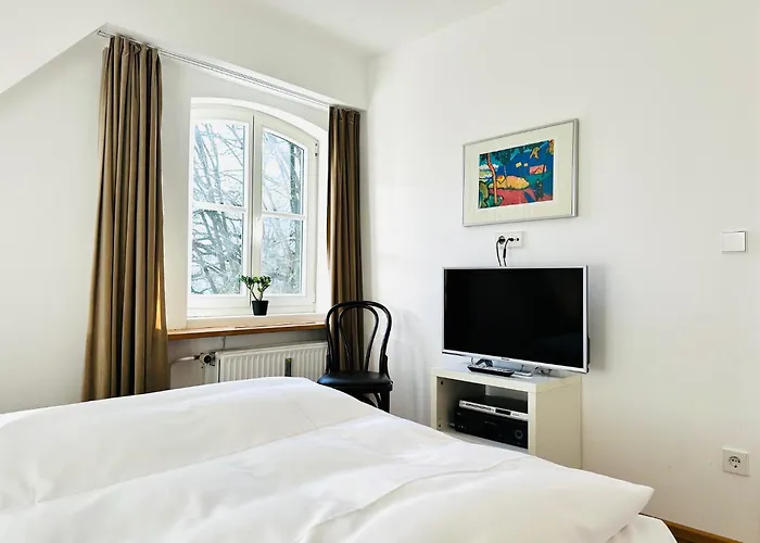 Parkblick Trio-14 Personen- 3 Wohneinheiten- 3 Kuechen- 3 Baeder-parkplatz- Waschmaschine Apartman Wolfsburg